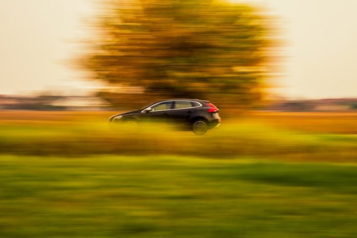 Immagine in evidenza – Differenze tra auto ibride ed elettriche: guida aggiornata al 2026 Differenze tra auto ibride ed elettriche: guida aggiornata al 2026 – Differenze tra auto ibride ed elettriche: guida aggiornata al 2026