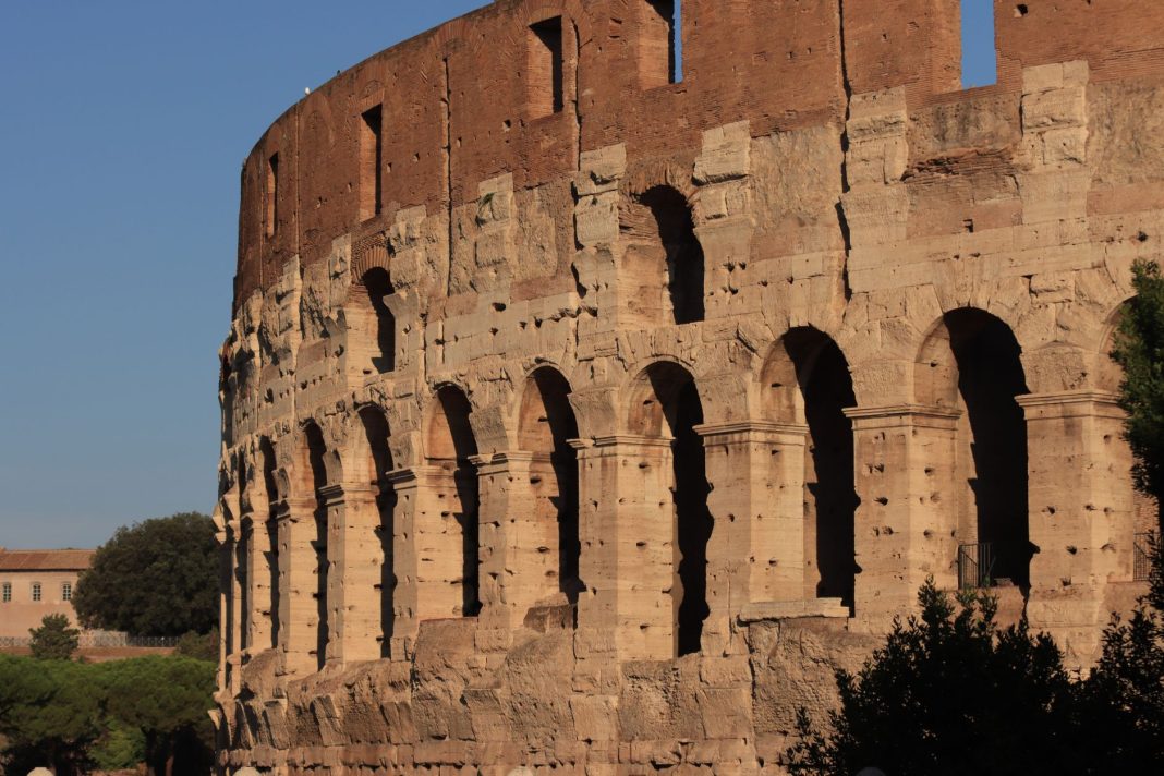 Chi ha costruito il Colosseo? Perchè si chiama Colosseo? – Chi ha costruito il Colosseo? Perchè si chiama Colosseo?