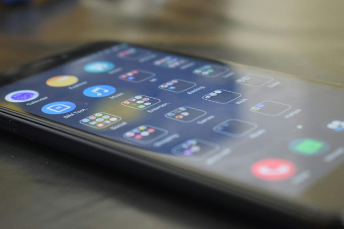 Immagine in evidenza – Come proteggere la privacy sul telefono privacy smartphone – Come proteggere la privacy sul telefono