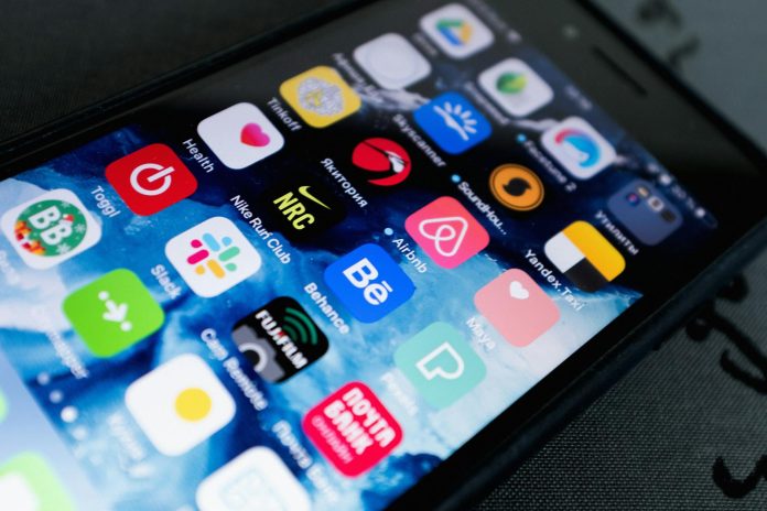 Immagine in evidenza – Come sapere se il telefono è sotto controllo telefono spiato – Come sapere se il telefono è sotto controllo