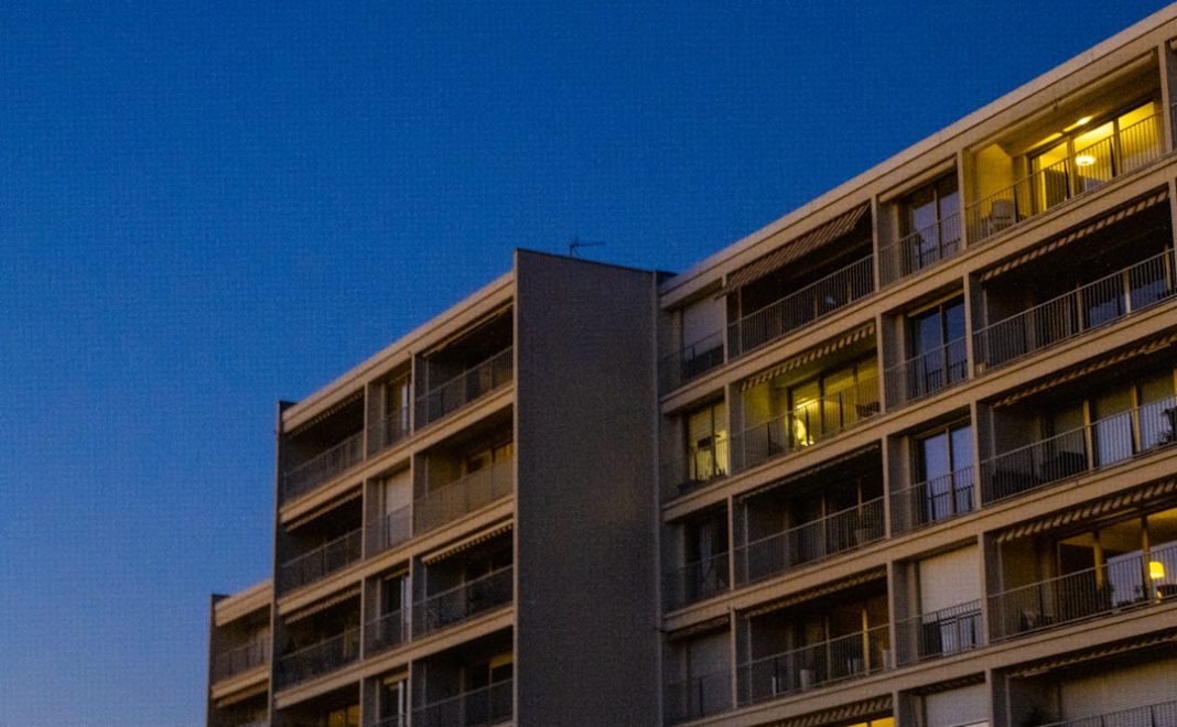 Come impugnare una delibera condominiale: guida pratica 2026