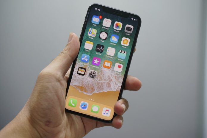 Immagine in evidenza – iPhone 17 nel 2026: conviene ancora comprarlo o aspettare iPhone 18? iPhone 17 – iPhone 17 nel 2026: conviene ancora comprarlo o aspettare iPhone 18?
