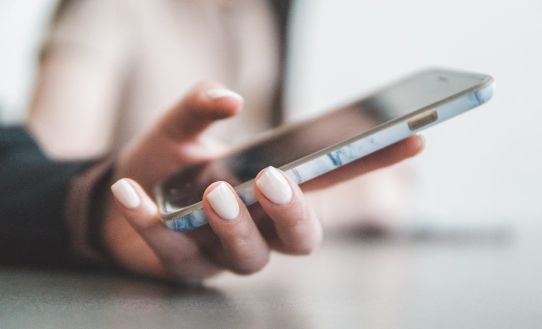 truffe telefoniche 2026 – Truffe telefoniche 2026: numeri a tre cifre e blocco spoofing, cosa cambia con le nuove regole AGCOM