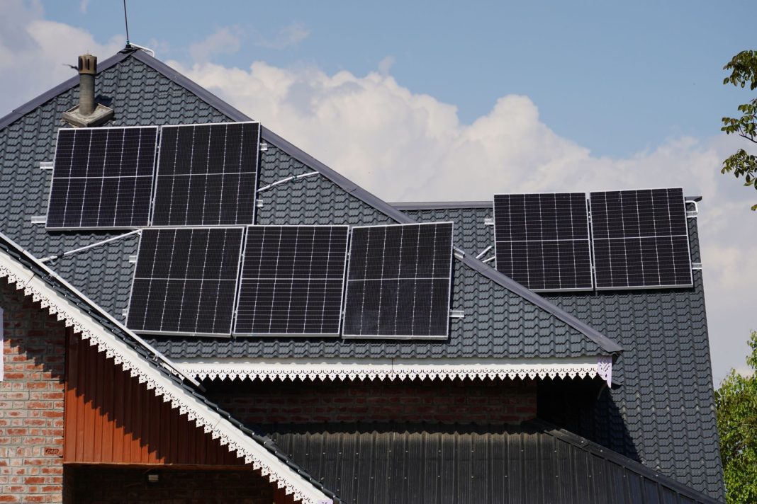 Assicurazione fotovoltaico contro la grandine: cosa copre davvero e quanto costa
