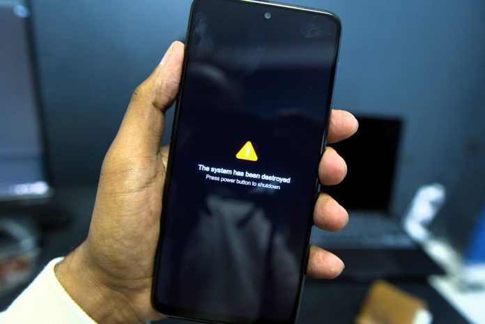 Immagine in evidenza – GhostPairing: la nuova truffa WhatsApp che ruba l'account senza password GhostPairing truffa WhatsApp – GhostPairing: la nuova truffa WhatsApp che ruba l'account senza password