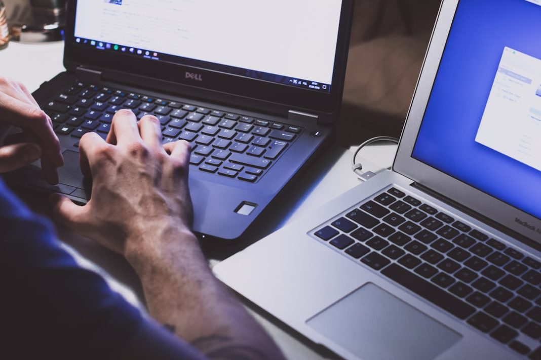 eredità digitale – Eredità digitale: cosa succede a social, email e account online dopo la morte
