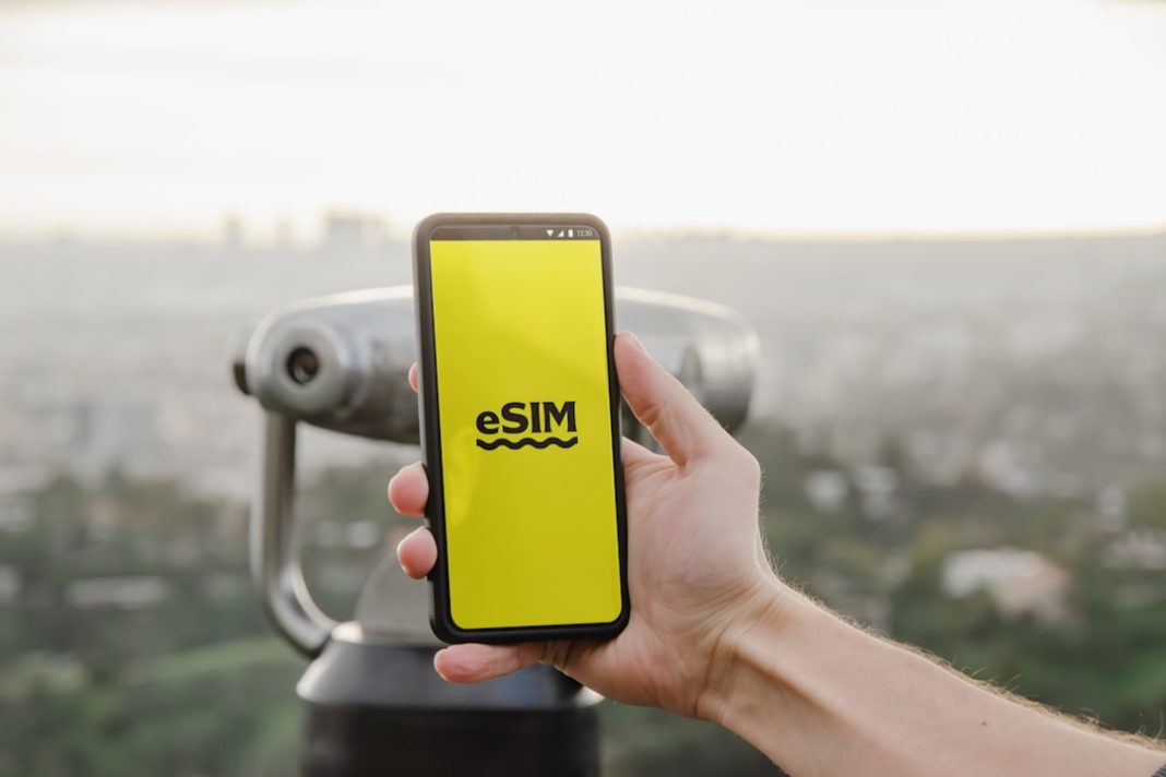 eSIM iPhone: come passare dalla SIM fisica e cosa cambia