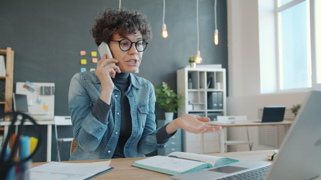Chiamate dai call center: arrivano i numeri a tre cifre per riconoscerli