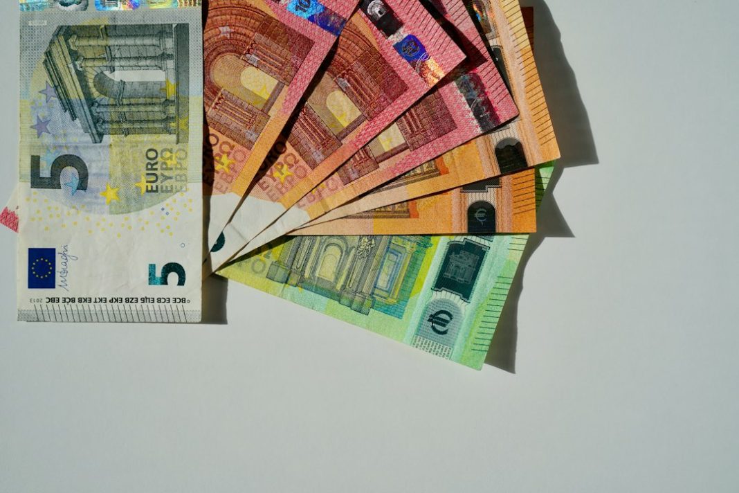 euro digitale – Euro digitale: quando arriva, quanto costa e cosa cambia per il conto