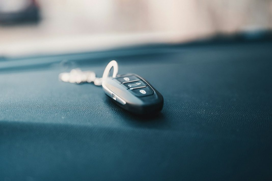 Passaggio di proprietà auto: quanto costa e come si calcola, con calcolatore